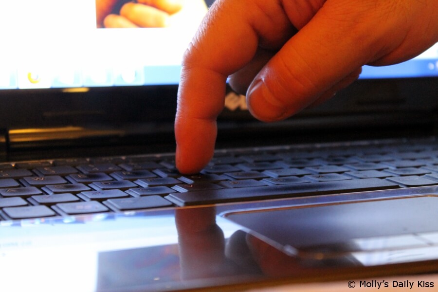 Finger image for blog about doms blogging