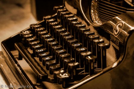 Picture of a typewriter for process